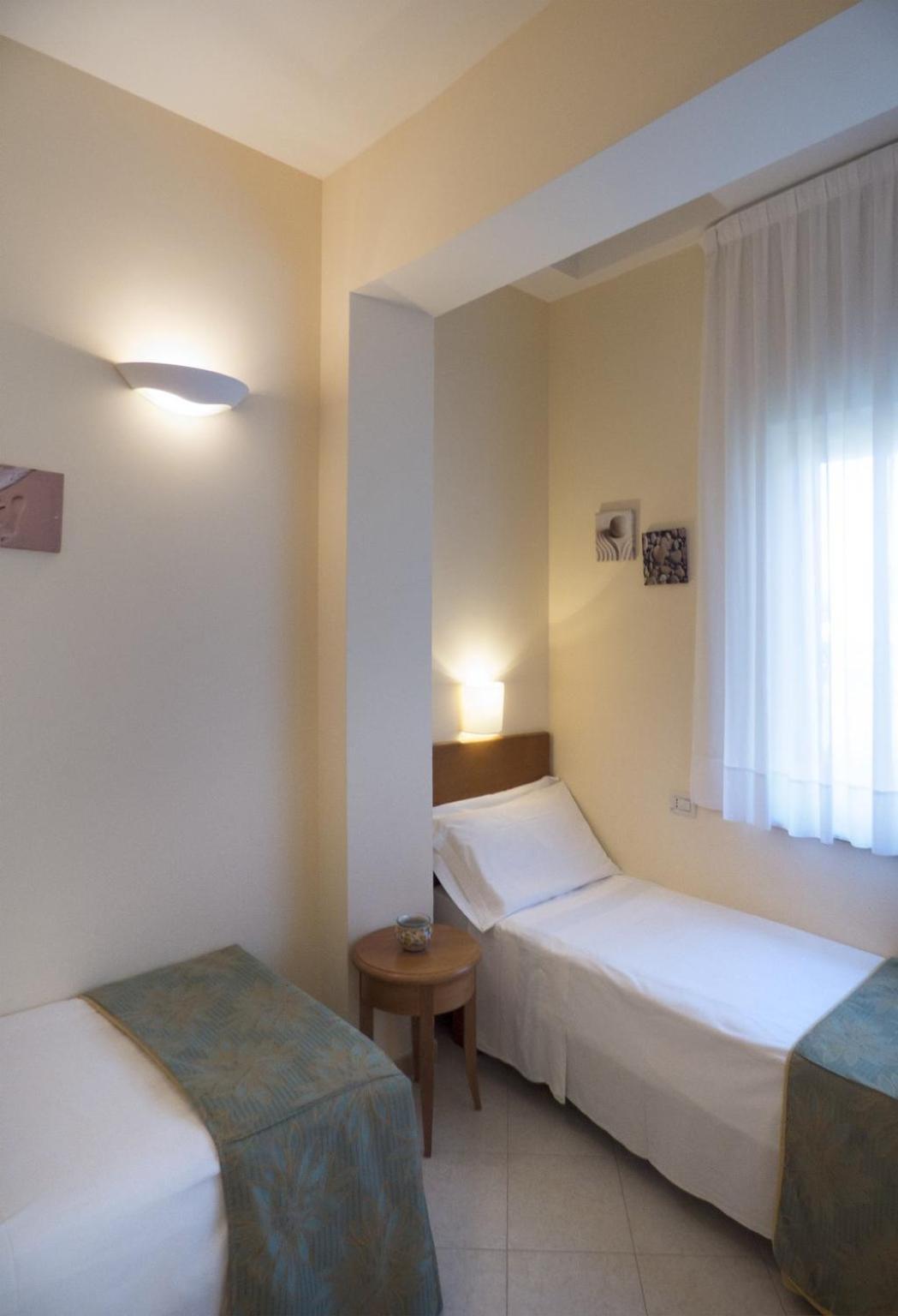Hotel Tirreno Паргелия Екстериор снимка