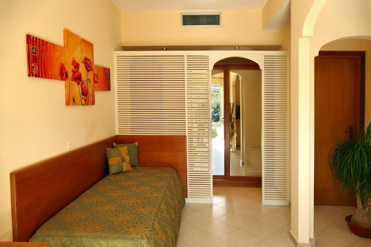 Hotel Tirreno Паргелия Екстериор снимка